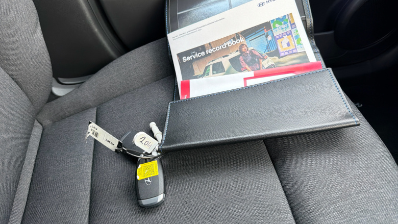 Hyundai INSTER 85kW 02 49kWh 5dr Auto Electric Hatchback